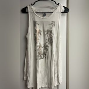 Beach print flowy tank top from Old Navy!